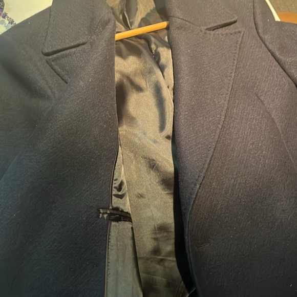 Navy wool peacoat. Size M.  Very heavy and warm and beautiful coat - Picture 3 of 3
